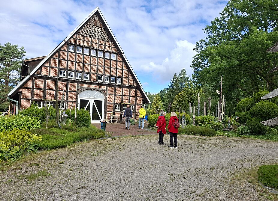 besuch im Kunstgarten von Karl Heinz Böttcher (c) Ludger Picker