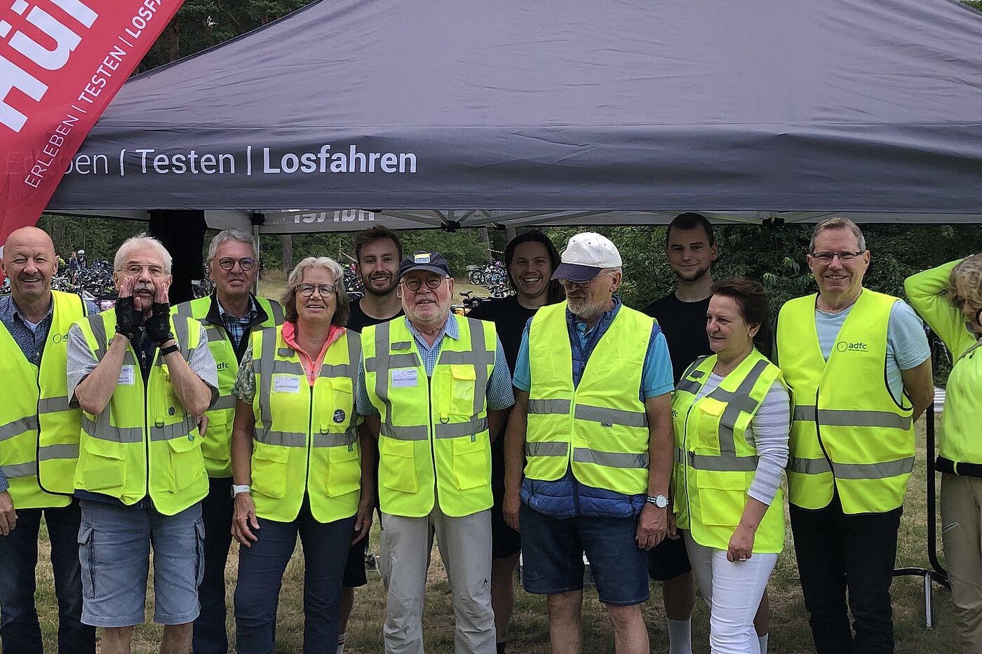 Das_Werkstattteam_von_Firma_Huerter_mit_den_ADFC-Aktiven
