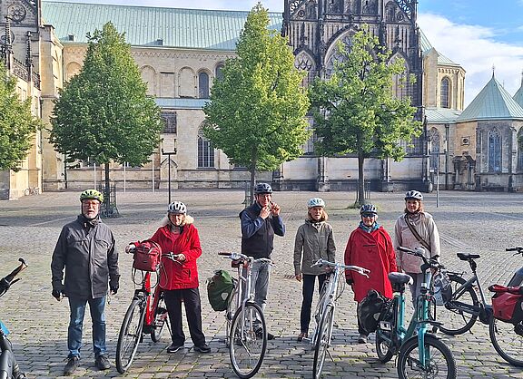 Start der Radgruppe am Dom in Münster